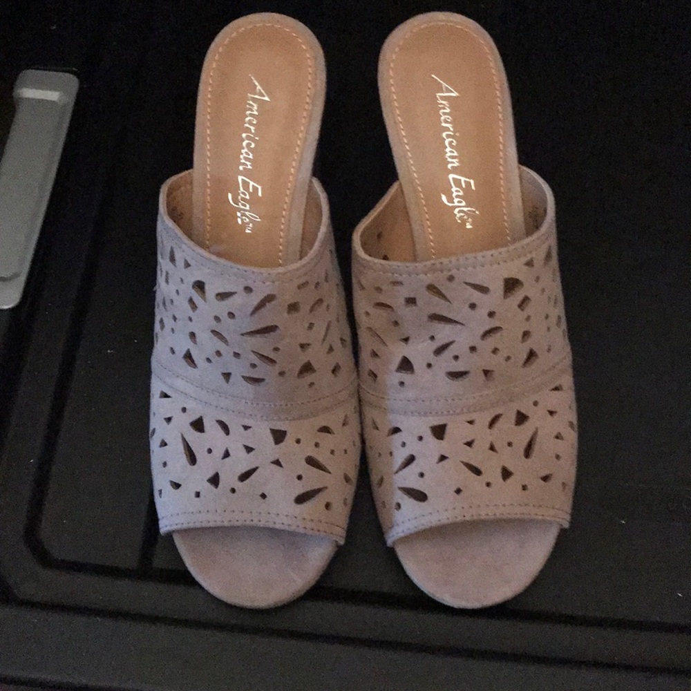 Sandles